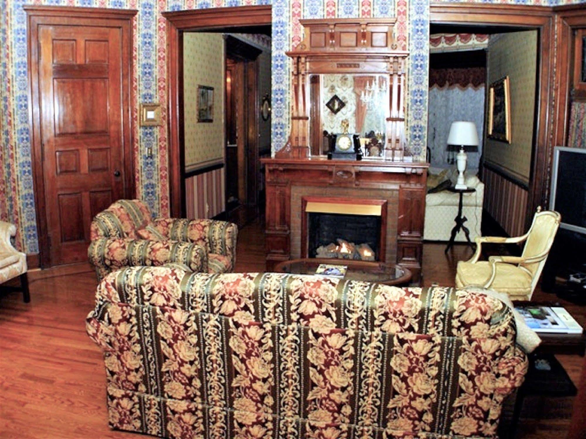 Herrold On Hill Bed And Breakfast Wabash Dış mekan fotoğraf
